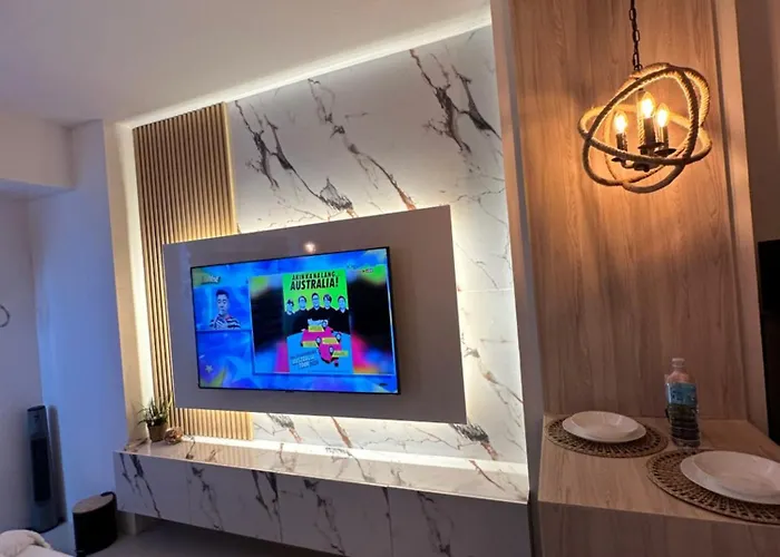 Modern Aesthetic At Mplace Near Tomas Morato *